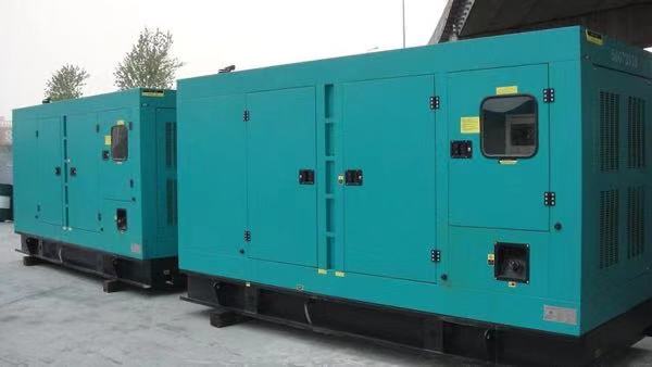 隆广镇康明斯400kw大型柴油二手发电机组